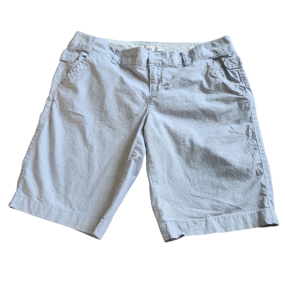 OLD NAVY SIZE 14 cotton/spandex bermuda shorts. 11" inseam. Light gray & white